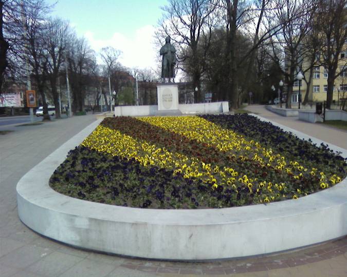 Памятник Шиллеру на Театральной площади