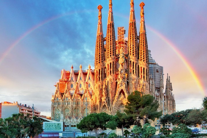 Барселона – крупный центр туризма, науки и культуры, поэтому здесь действительно есть, на что посмотреть.
