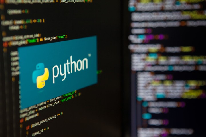 Курсы по python в последнее время пользуются повышенным спросом.